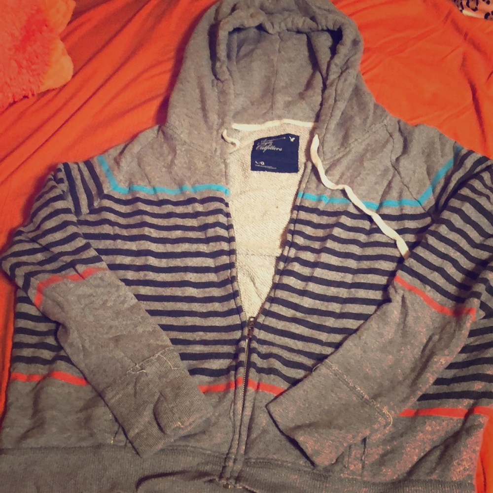American Eagle grey quarter length sleeved hoodie